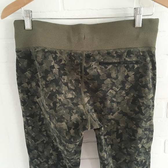 Lululemon Women Track pants Army Green Camo print Y2K Full Zip leg Pockets 6 - Picture 12 of 16